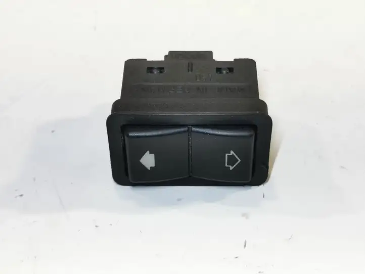 BMW 5 E39 (1996 - 2003) 8368974 Кнопка стеклоподъемников — фото 1