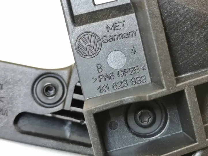 Volkswagen PASSAT B6 (2005 - 2010) 1K1823633 Ручка открытия капота — фото 3
