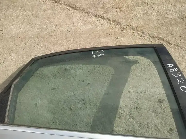Audi A4 S4 B8 8K (2007 - 2011) Стекло задней двери — фото 1