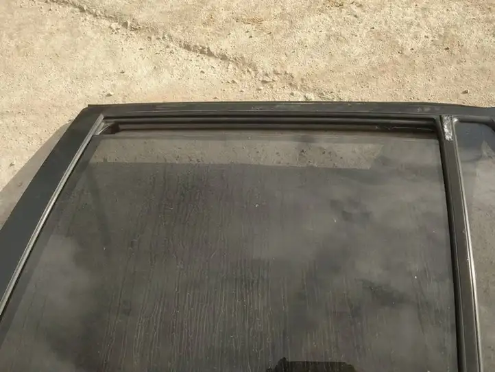 Toyota RAV 4 (XA30) (2006 - 2016) Стекло задней двери — фото 1