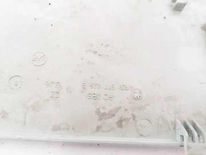 Skoda Fabia Mk2 (5J) (2007 - 2014)  1Z0877829B Другая деталь салона