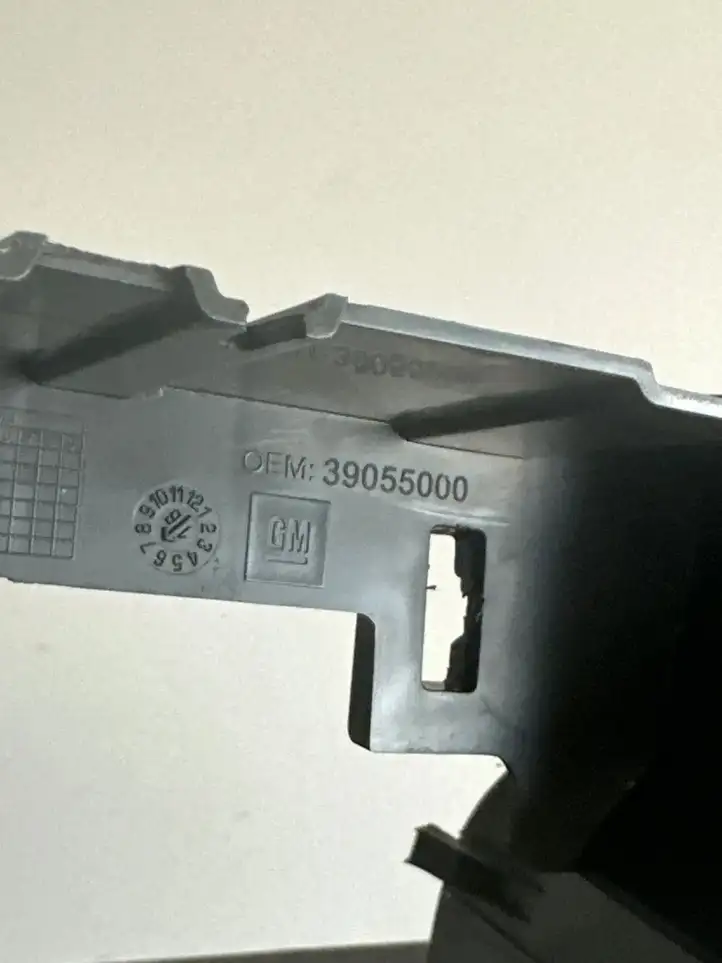 Opel Astra (2015 - 2020)  39055000 Рамочка