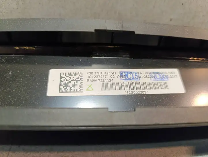 BMW 3 F30 F35 F31 (2012 - 2018) 22721710 Солнцезащитная шторка заднего бокового окна — фото 4