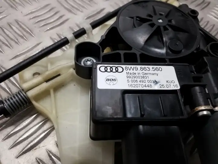 Audi A4 S4 B9 (2015 - 2019) 8W9863560 Механизм шторки багажника — фото 2