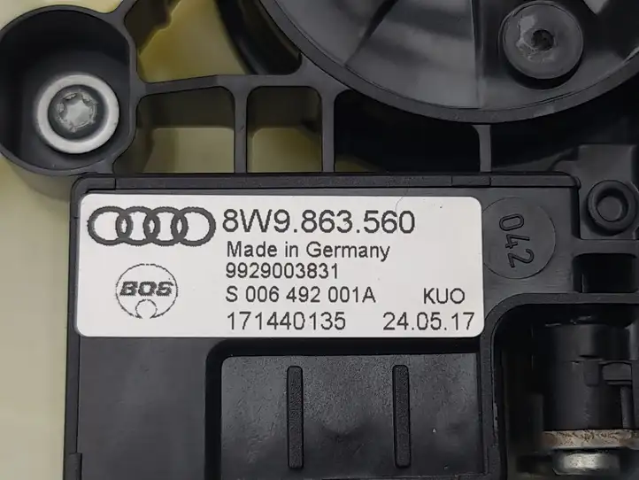 Audi A4 S4 B9 (2015 - 2019) 8W9863560 Механизм шторки багажника — фото 17