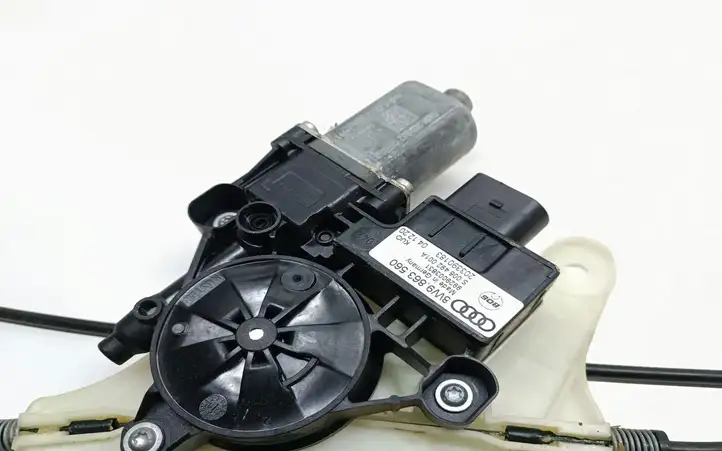 Audi A4 S4 B9 8W (2019 - ) 8W9863560 Механизм шторки багажника — фото 4