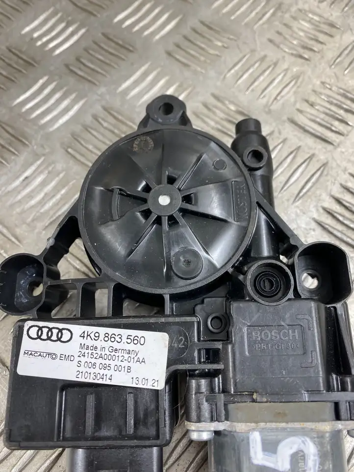 Audi A6 C7 (2014 - 2018) 4K9863560 Механизм шторки багажника — фото 2
