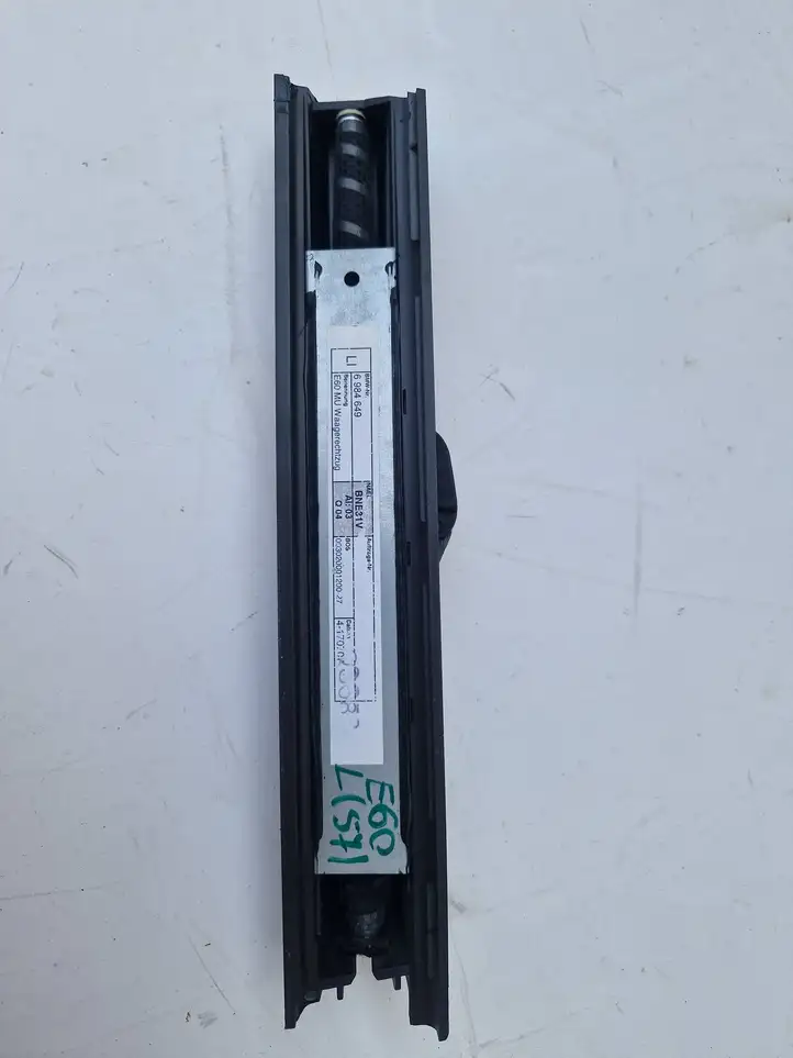 BMW 5 E60 E61 (2004 - 2010) 6984649 Солнцезащитная шторка заднего бокового окна — фото 3