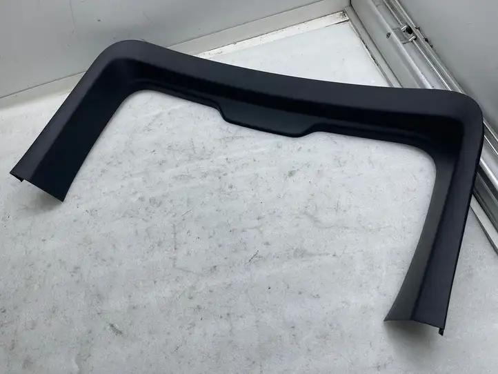 Tesla Model Y (2019 - 2024) 1622262 Верхняя обшивка у окна — фото 2