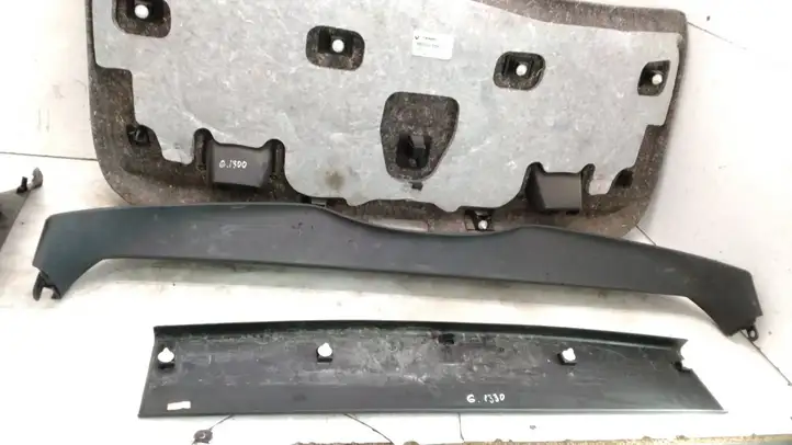 Renault Laguna III (2007 - 2015) 909000165R Комплект обшивки крышки багажника — фото 17