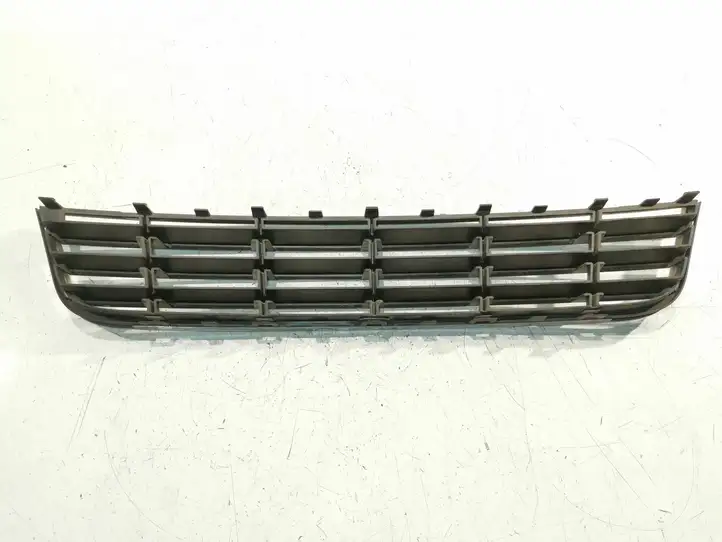Volkswagen PASSAT B6 (2005 - 2010) 3C0853677 Нижняя решетка переднего бампера — фото 2