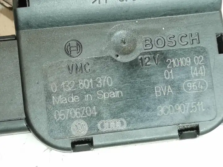 Volkswagen PASSAT B6 (2005 - 2010) 3C0907511 Двигатель задвижки потока воздуха — фото 3