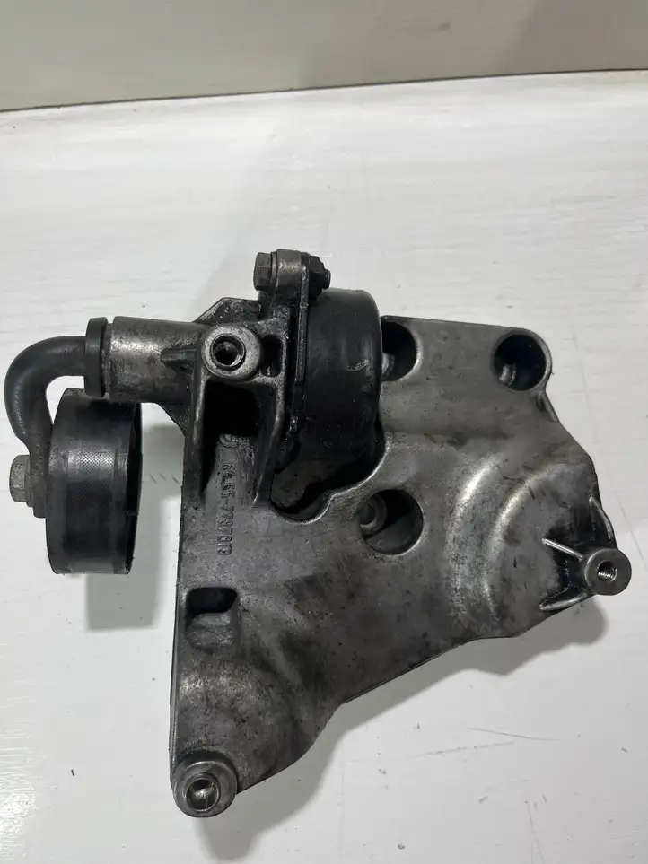 BMW 3 E46 (1998 - 2005) 64557787319 Кронштейн двигателя — фото 1