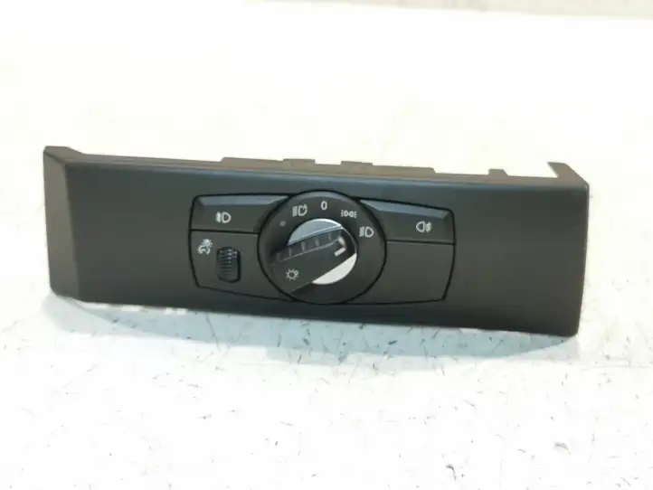 BMW 5 E60 E61 (2004 - 2010) 6988565 Включатель фонарей — фото 1
