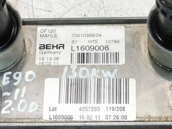 BMW 3 E90 E91 (2005 - 2012) L1609006 Кронштейн масляного фильтра — фото 3