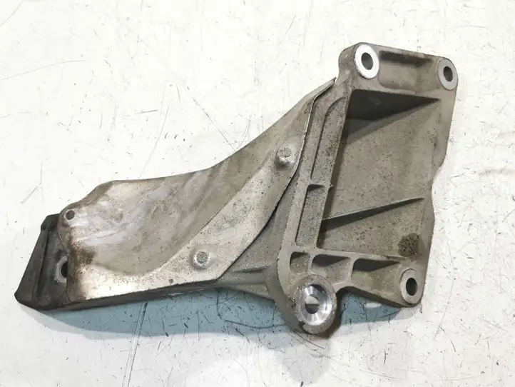 BMW 5 E60 E61 (2004 - 2010) 6769282 Кронштейн двигателя — фото 2
