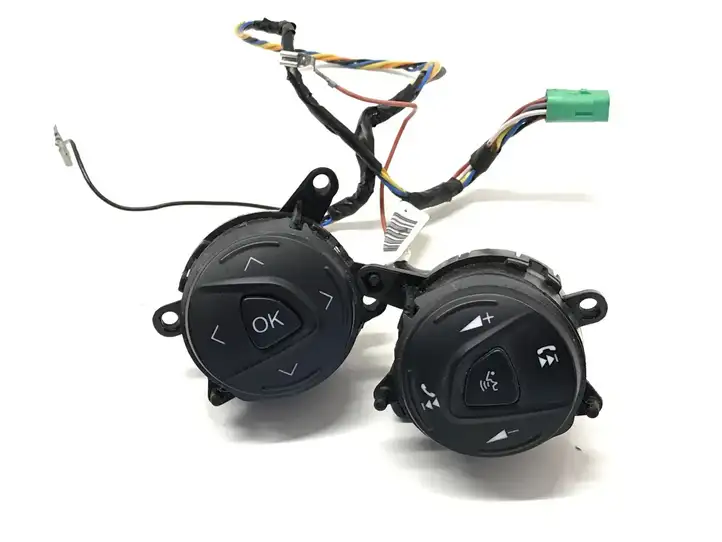 Ford Focus (2011 - 2015) AM5T14K147AA Кнопки на рулевом колесе — фото 1