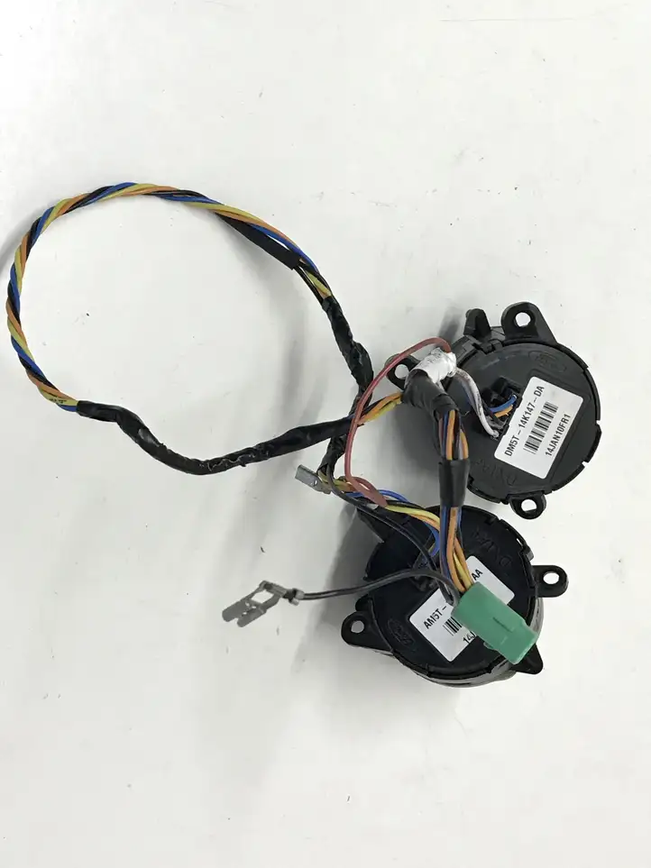 Ford Focus (2011 - 2015) AM5T14K147AA Кнопки на рулевом колесе — фото 3