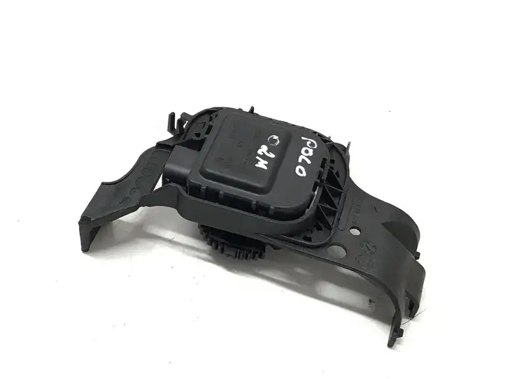 Volkswagen Polo (2001 - 2005) 01328012002 Двигатель задвижки потока воздуха — фото 1