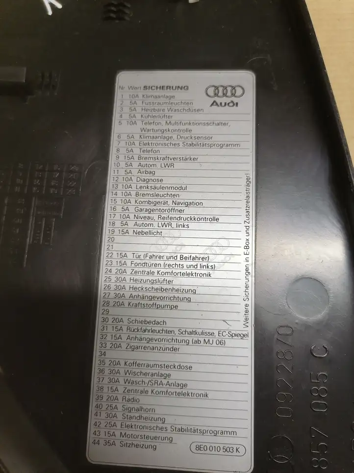 Audi A4 S4 B7 8E 8H (2004 - 2009) 8E0857085C Обшивка стойки A — фото 4
