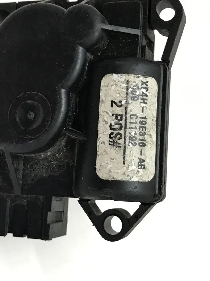 Ford Focus (1998 - 2004) XS4H19E616AB Двигатель задвижки потока воздуха — фото 2