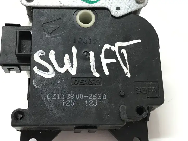 Suzuki Swift (2004 - 2010) CZ1138002530 Двигатель задвижки потока воздуха — фото 3