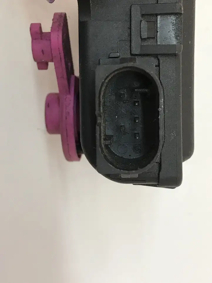 Audi A3/S3 8L (2000 - 2003) 0132801213 Двигатель задвижки потока воздуха — фото 3