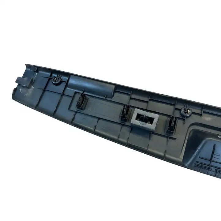 Dodge Grand Caravan (2007 - 2020) 0ZR38DX9AE Отделка порога багажника — фото 6