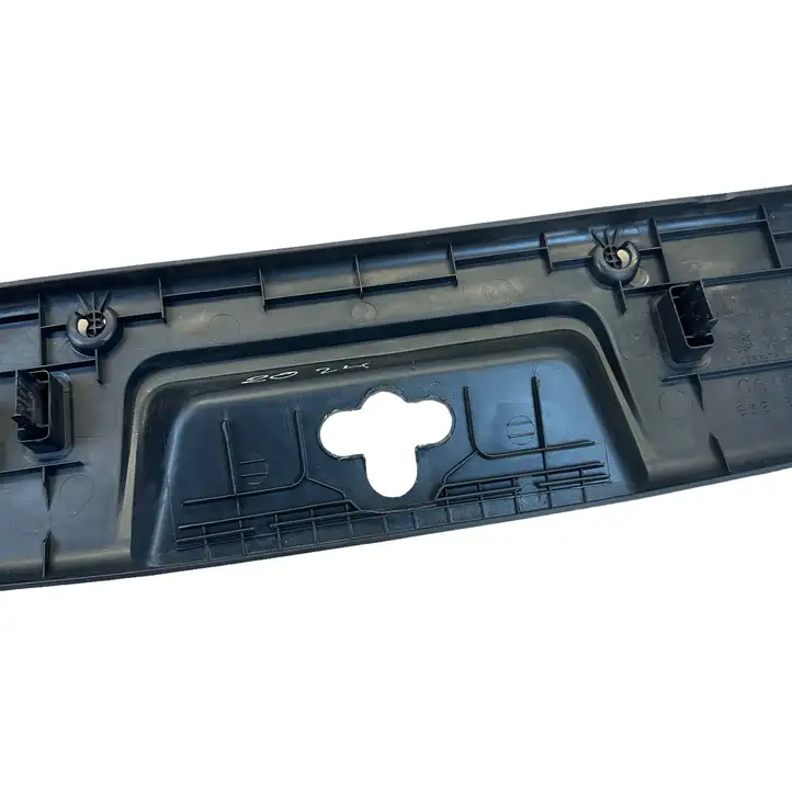 Dodge Grand Caravan (2007 - 2020) 0ZR38DX9AE Отделка порога багажника — фото 7