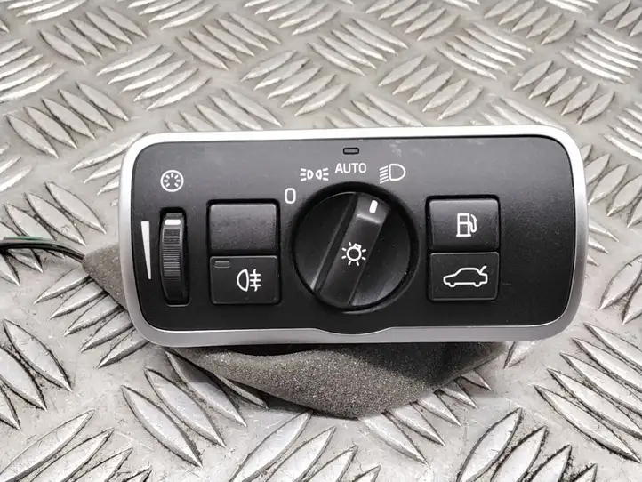 Volvo V70 (2013 - 2016) 30739448 Включатель фонарей — фото 1