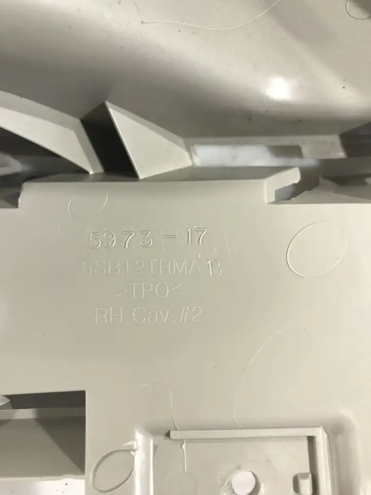 Chrysler Pacifica (2016 - ) 5SB12TRMAB Обшивка стойки A — фото 2
