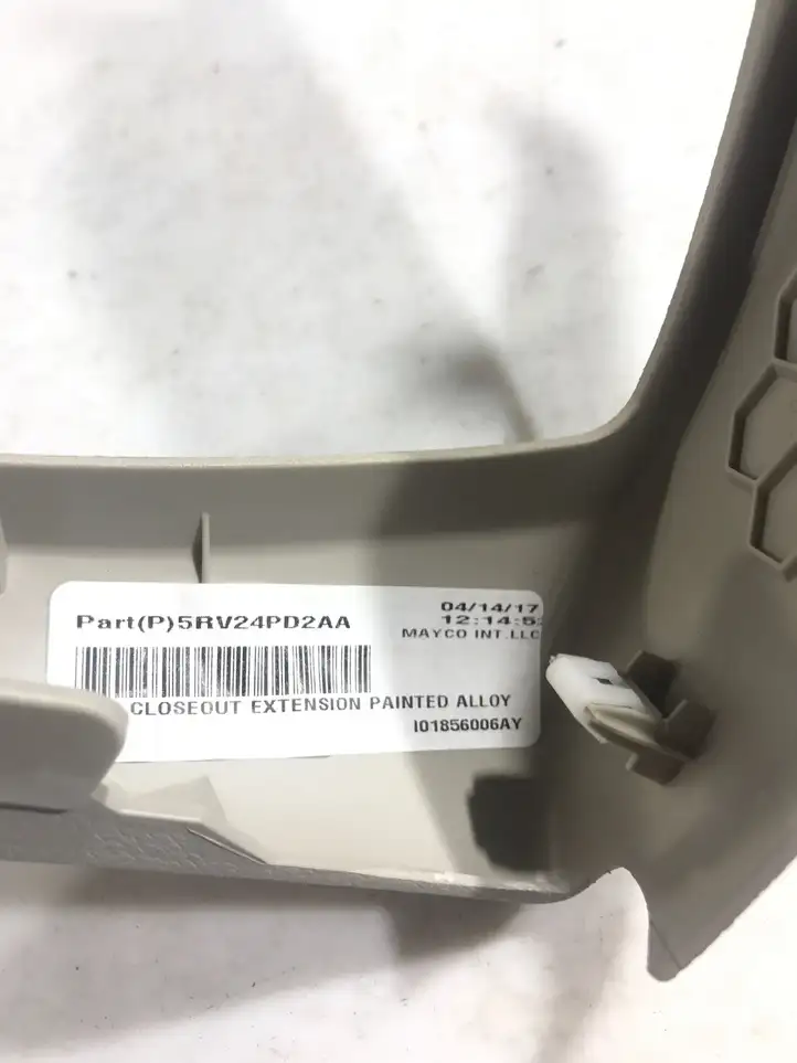 Chrysler Pacifica (2016 - ) 5RV24PD2AA Обшивка стойки A — фото 2