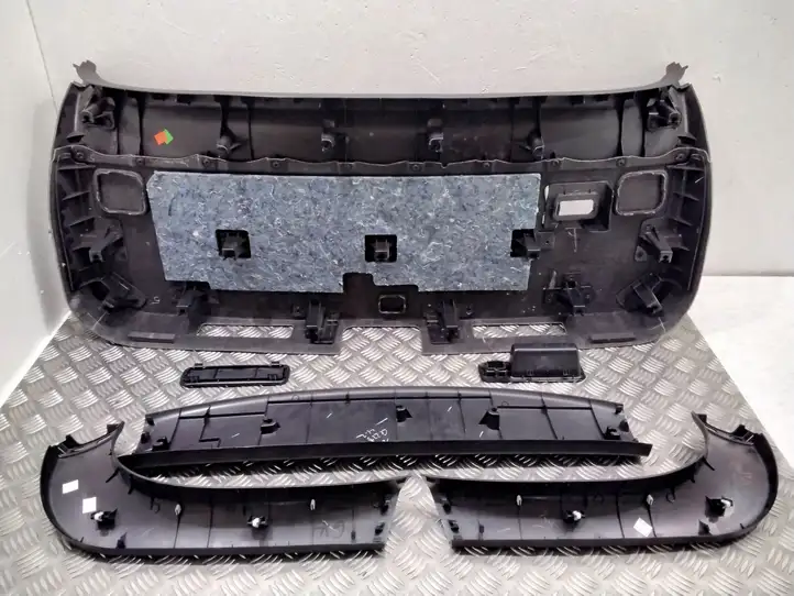 Lexus RX 450H (2015 - 2019) 647900E040 Комплект обшивки крышки багажника — фото 11