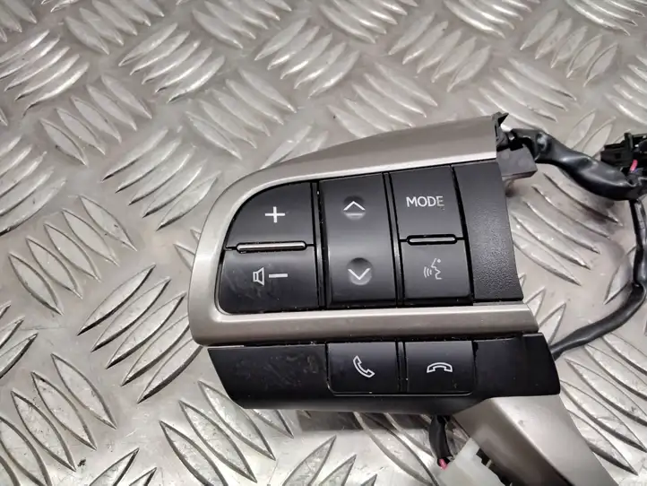 Lexus RX 450H (2015 - 2019) CS1921 Кнопки на рулевом колесе — фото 3