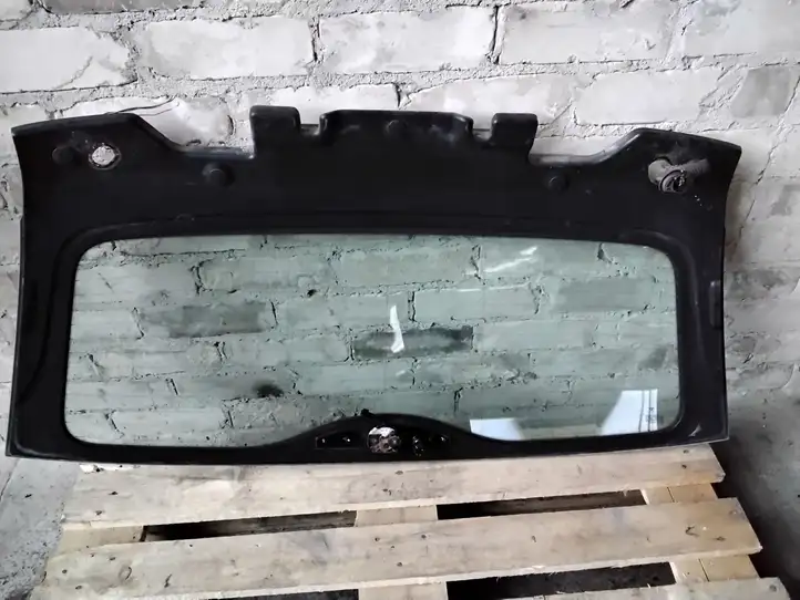 BMW 3 E90 E91 (2005 - 2012) Открывающееся стекло крышки багажника — фото 3