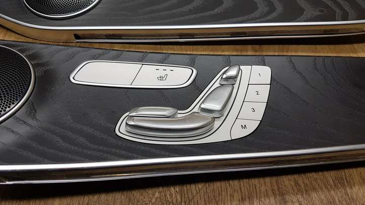 Mercedes-Benz GLC X253/C253 (2015 - )  A2057307522 Комплект отделки дверей