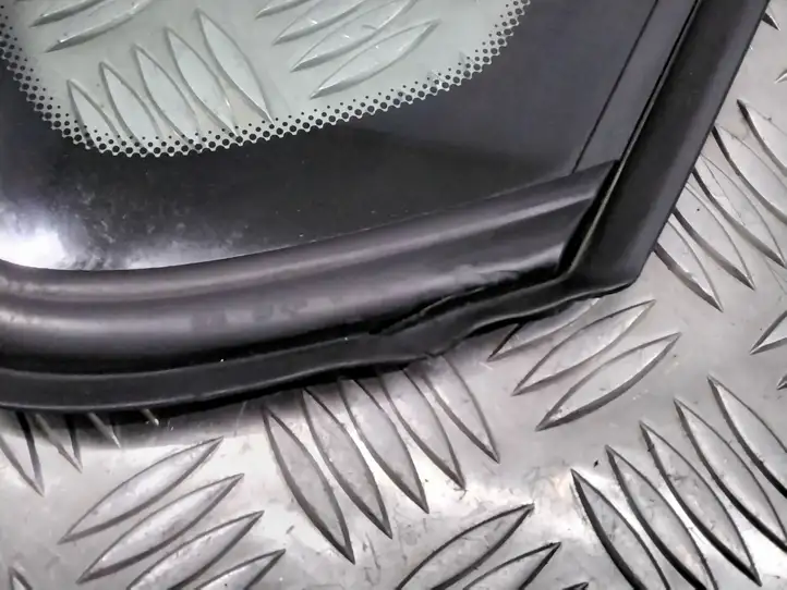 BMW 3 E90 E91 (2005 - 2012) 7119952 Заднее боковое стекло — фото 2
