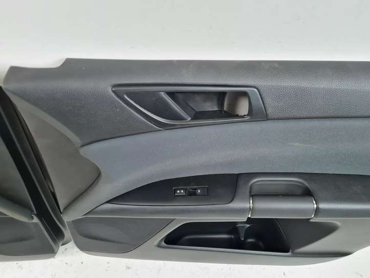 Suzuki Kizashi (2009 - 2015)  8307757L20 Комплект отделки дверей