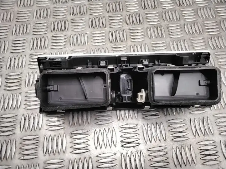 BMW X6 E71 (2008 - 2014) 9210705 Центральный воздушный дефлектор — фото 8