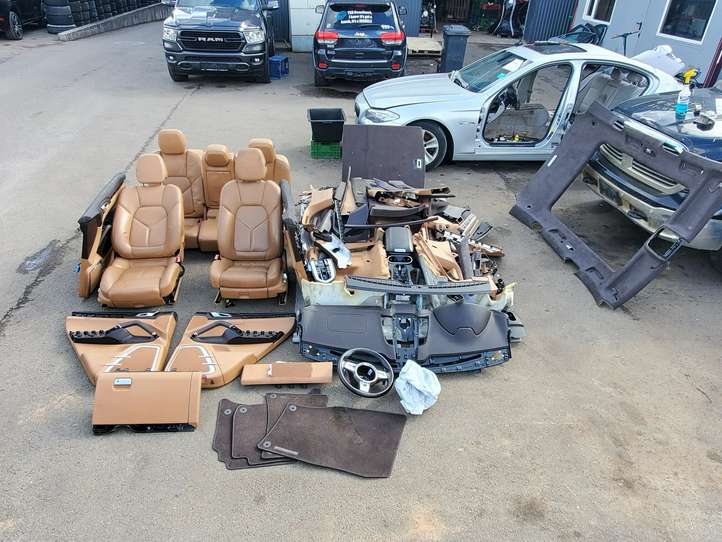 Porsche Cayenne (92A) (2011 - 2017)   Комплект салона