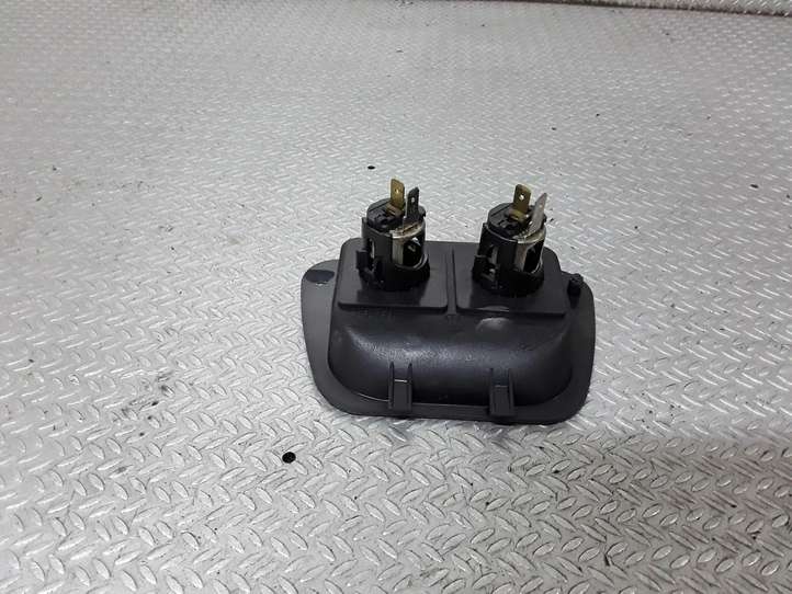BMW X5 E53 (1999 - 2006)  8254339 Прикуриватель