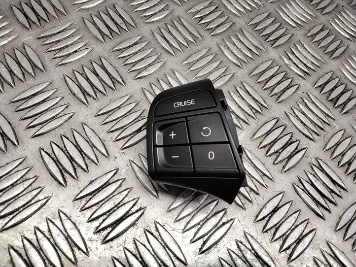Volvo V70 (2013 - 2016) 31334456 Кнопки на рулевом колесе — фото 1
