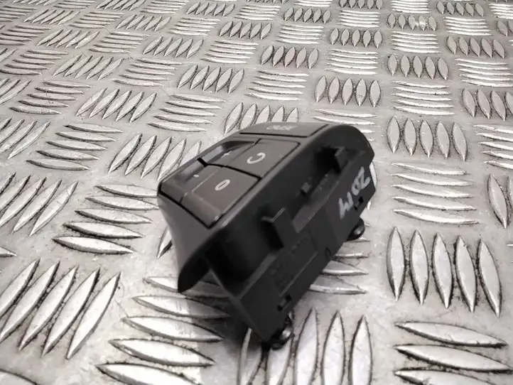 Volvo V70 (2013 - 2016) 31334456 Кнопки на рулевом колесе — фото 2