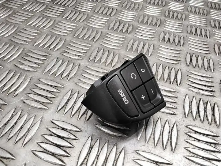 Volvo V70 (2013 - 2016) 31334456 Кнопки на рулевом колесе — фото 3