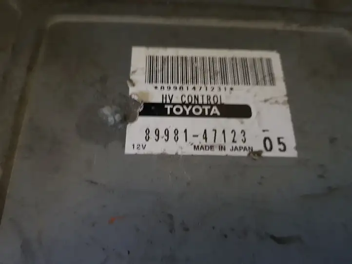 Toyota Prius (XW30) (2009 - 2015) 8998147123 Модуль комфорта — фото 2