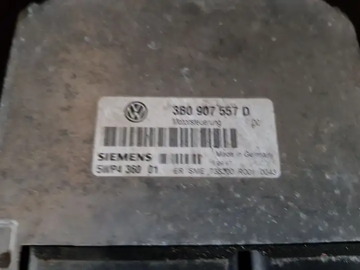 Volkswagen PASSAT B5.5 (2001 - 2005) 3B0907557D Блок управления двигателем (ЭБУ) — фото 3