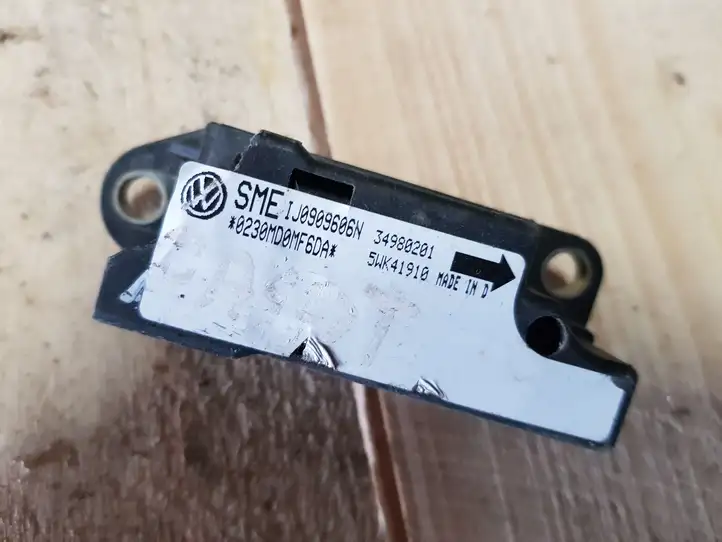 Volkswagen PASSAT B5 (1997 - 2000) 1J0909606N Датчик удара SRS — фото 3