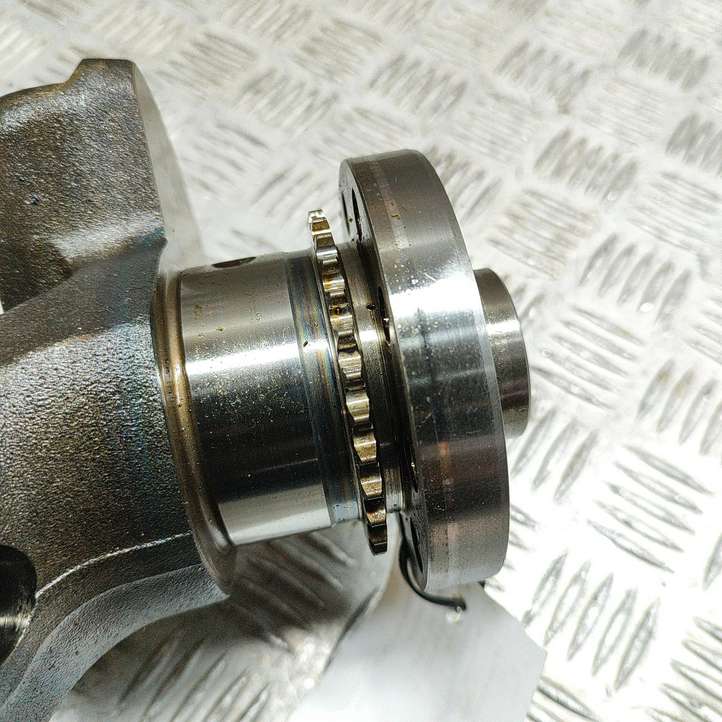 BMW 6 F12 F13 (2010 - 2018)  7616597 Коленчатый вал