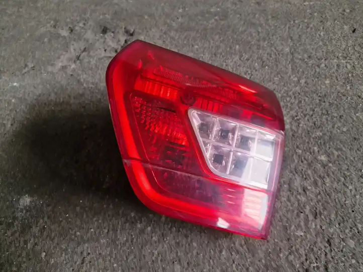 Citroen C5 (2008 - 2017) 9671811380 Задний фонарь в крышке багажника — фото 6