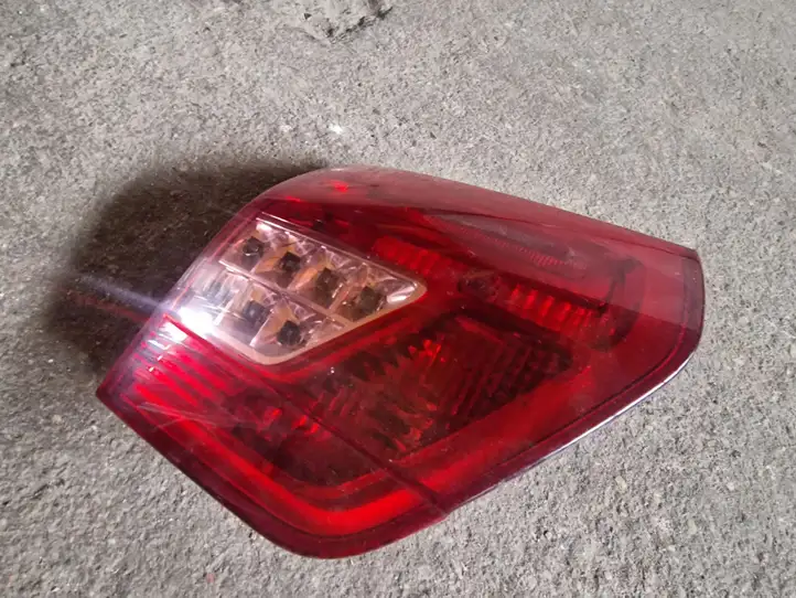 Citroen C5 (2008 - 2017) 9671811480 Задний фонарь в крышке багажника — фото 4